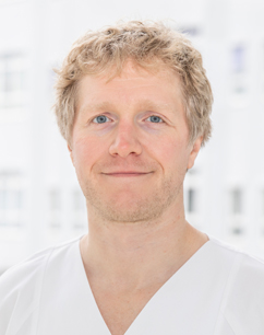 Dr. med. univ. Valentin Kainhofer Dr. med. univ. Valentin Kainhofer